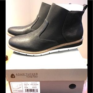 🌟 NWT Leather Me Too Adam Tucker Bootie 9.5 🌟